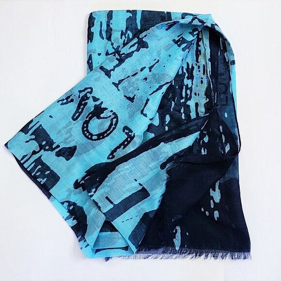 NWT Lightweight Kiss and Love Graphic Scarf - Picture 14 of 15
